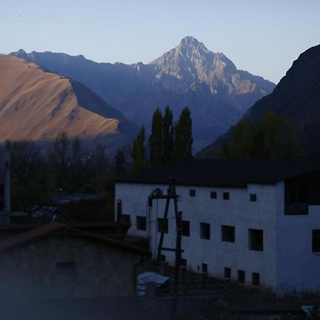 מלון Soncho Kazbegi מראה חיצוני תמונה